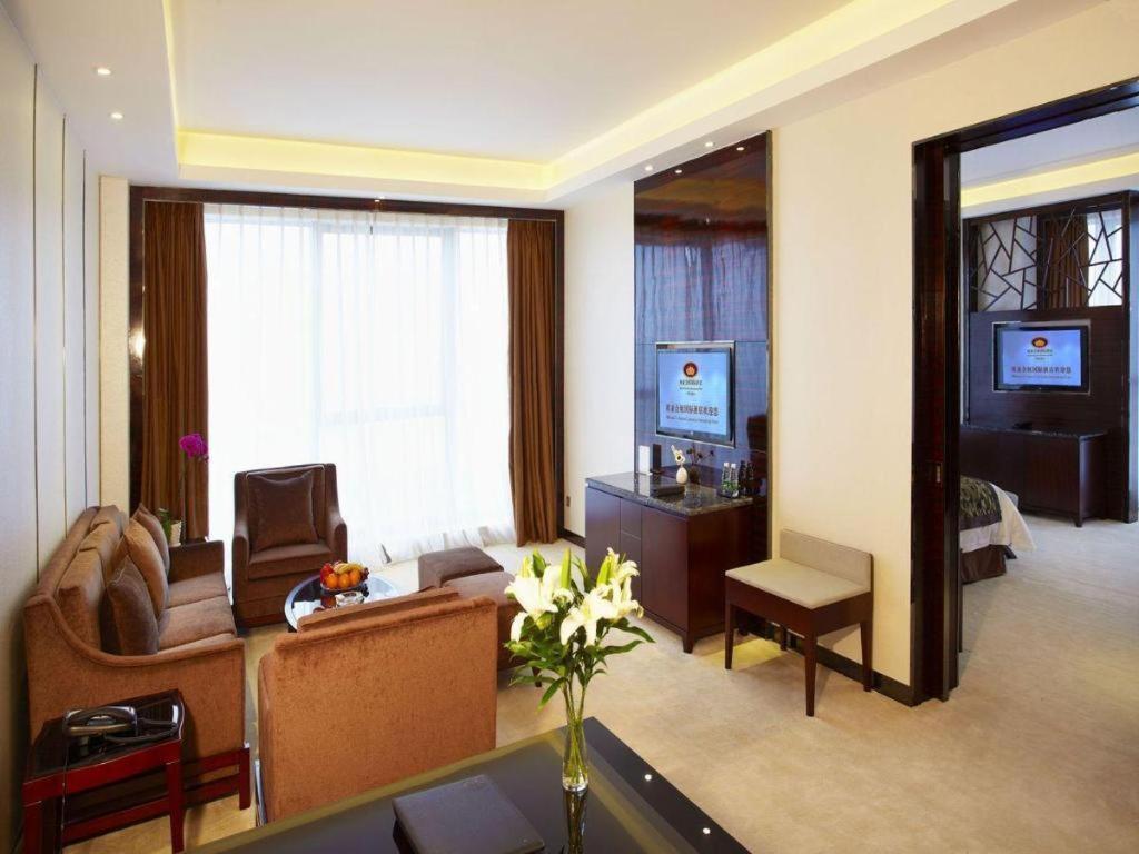 Eurasia Convention International Hotel Vuhan Kültér fotó