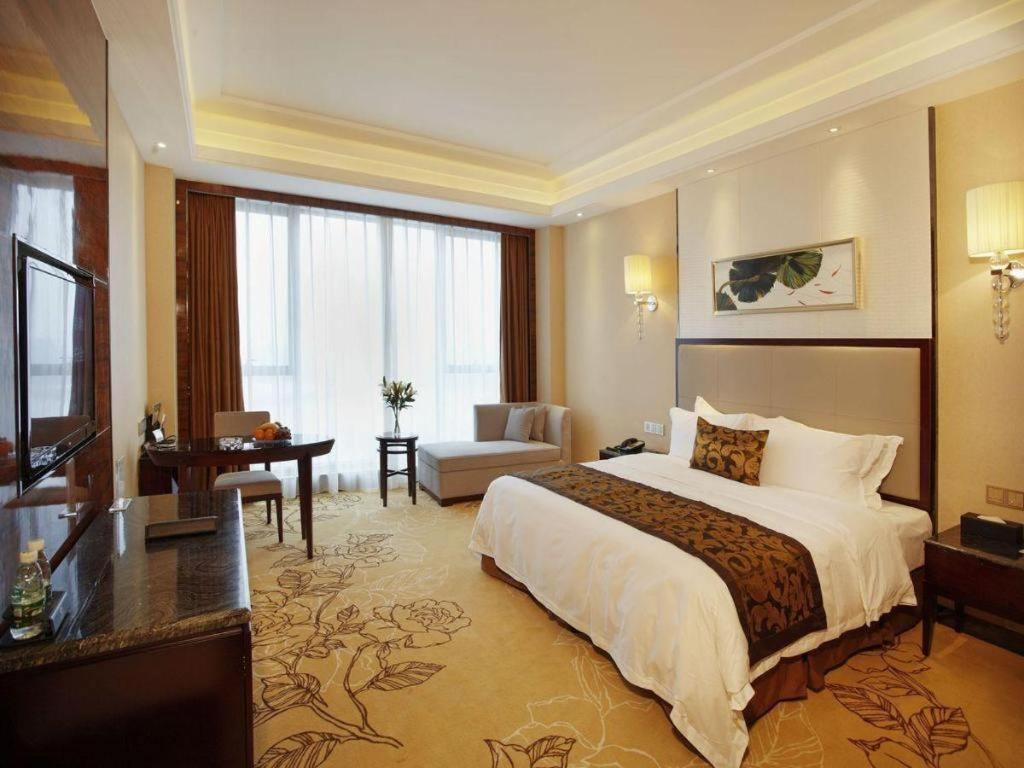 Eurasia Convention International Hotel Vuhan Kültér fotó