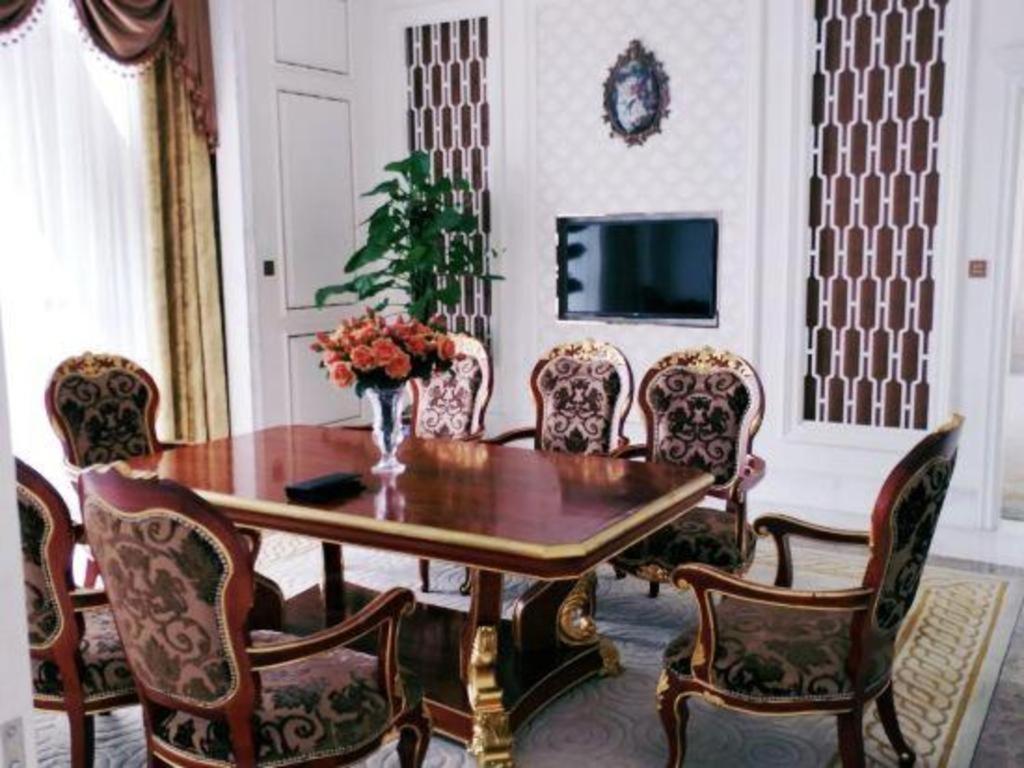 Eurasia Convention International Hotel Vuhan Kültér fotó