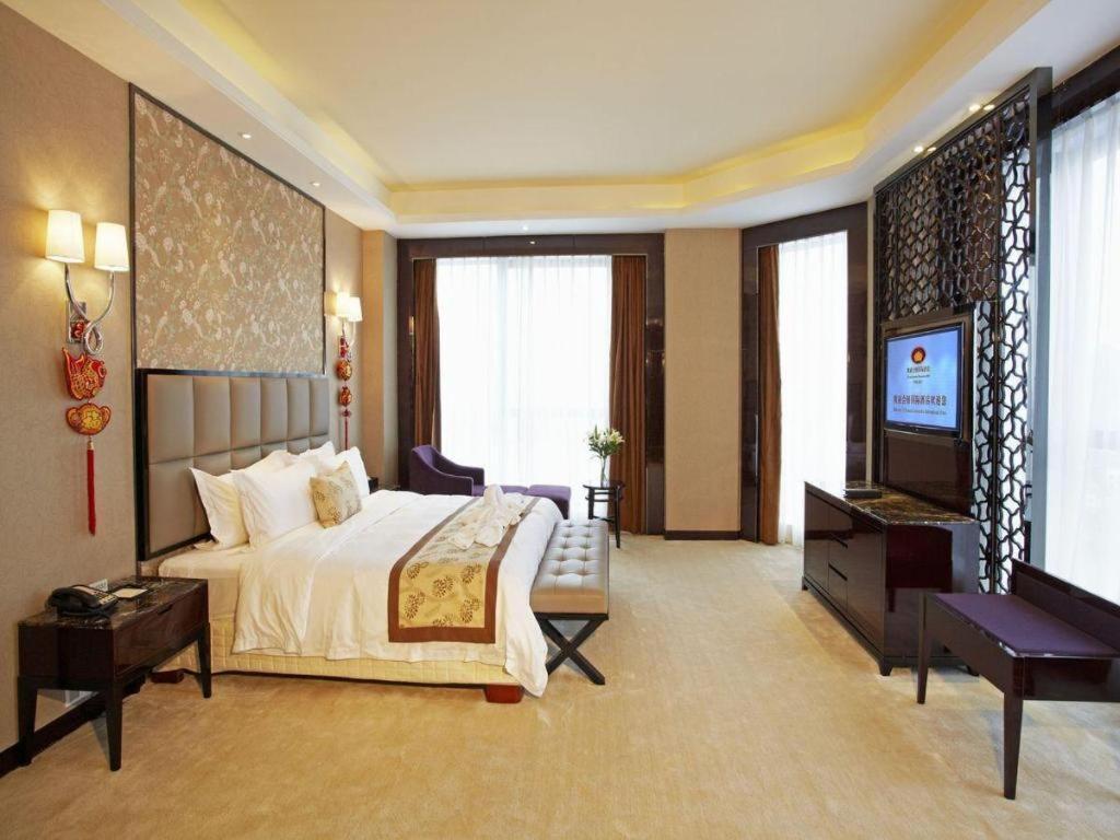 Eurasia Convention International Hotel Vuhan Kültér fotó