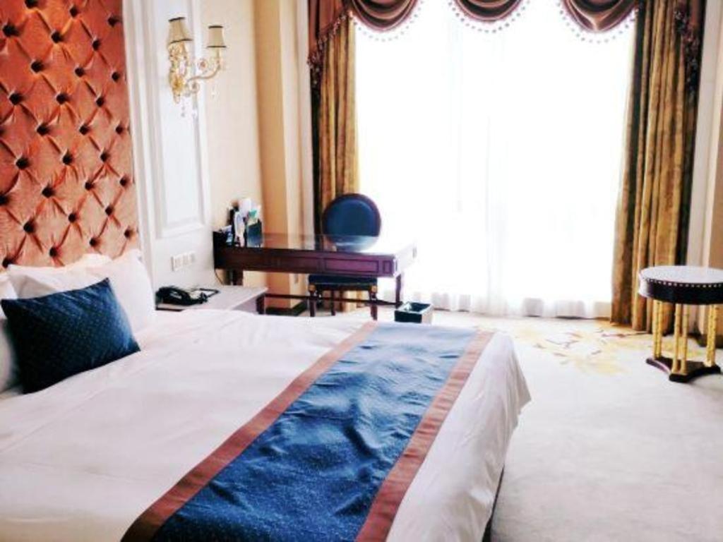 Eurasia Convention International Hotel Vuhan Kültér fotó