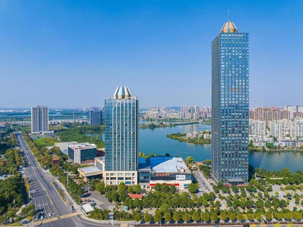 Eurasia Convention International Hotel Vuhan Kültér fotó